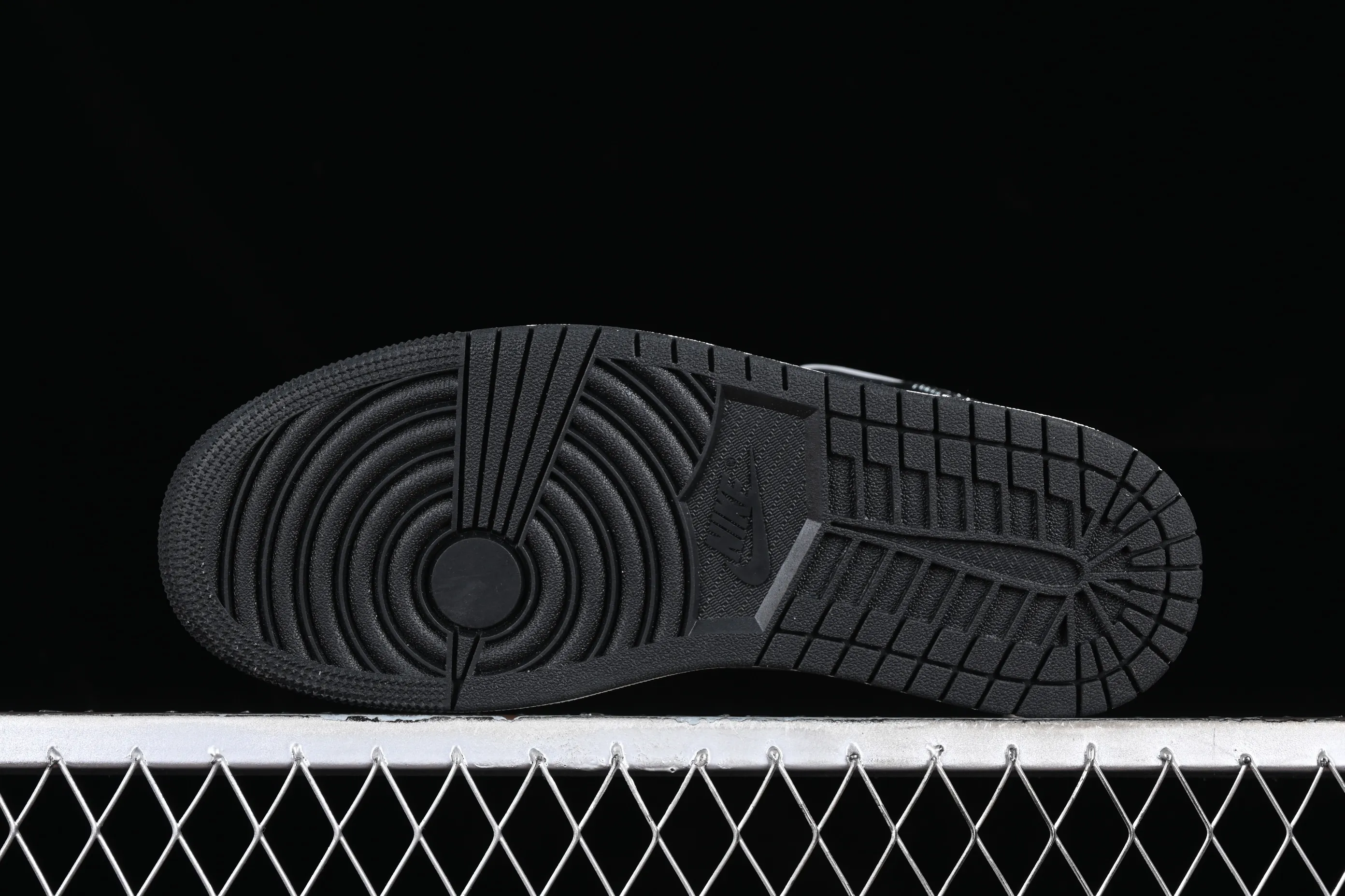 All categories Air Jordan Jordan series basketball shoes Air Jordan 1 Mid Air Jordan 1 Mid SE "Black Chrome" AJ1 Joe 1 Smoked Panda mid-top basketball shoes FB9892-002